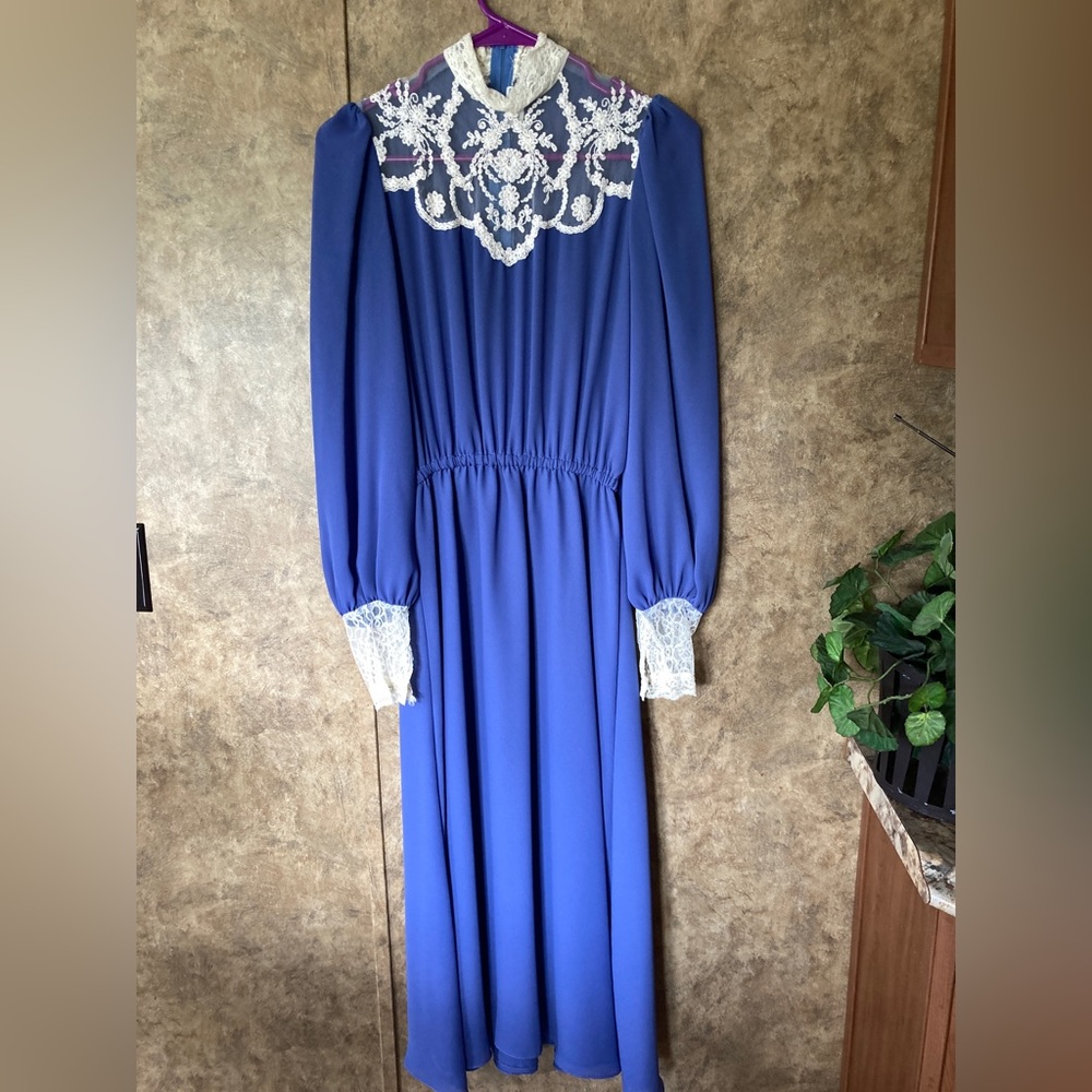 Vintage 70’s What’s Up By Carol Victorian Periwinkle Blue Dress Size 10 Lace
